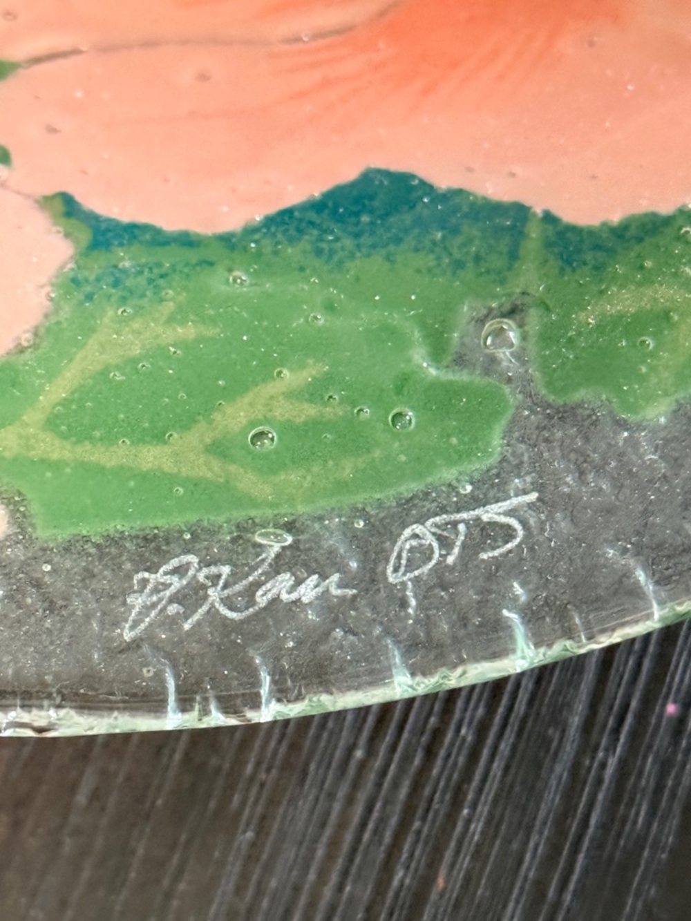 Peggy Karr Fused Glass Hummingbird Hibiscus Bowl 11" diameter 2" deep Signed - Picture 4 of 10